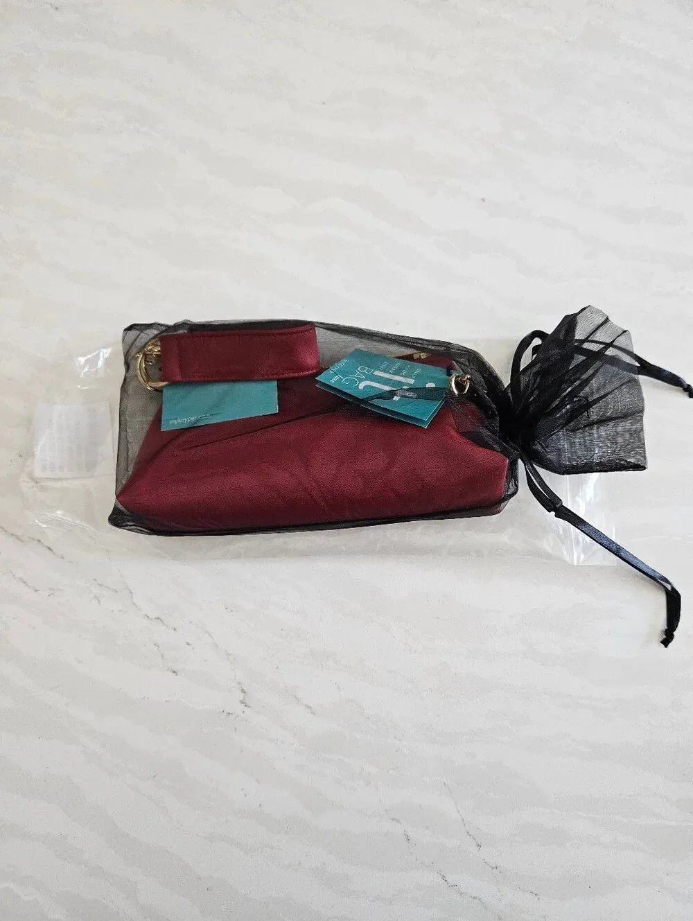 KEYPER Luxe Red Vegan Leather 2- Piece Wristlet Set with Gold Hardware
